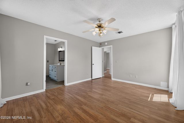 304 SCARLET BUGLER Lane S, Jacksonville, FL 32225