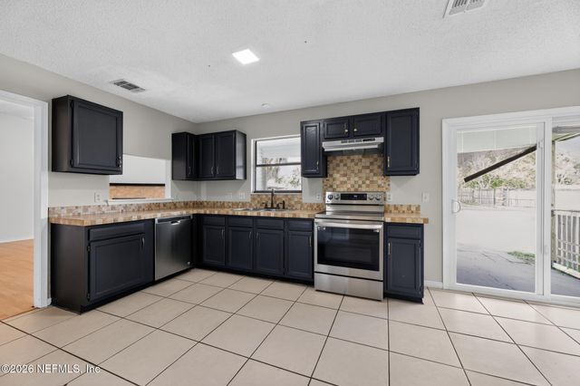 304 SCARLET BUGLER Lane S, Jacksonville, FL 32225
