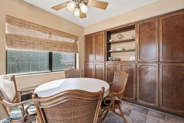 1222 N Paseo Del Cervato, Green Valley, AZ 85614