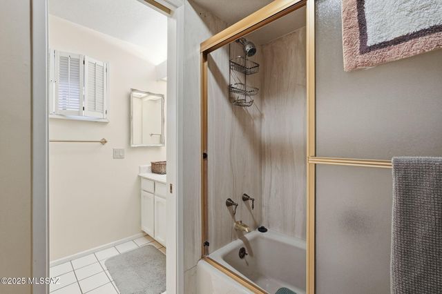 1222 N Paseo Del Cervato, Green Valley, AZ 85614