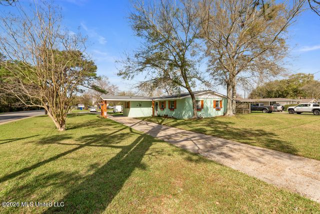 1903 Meadowbrook Street, Pascagoula, MS 39567