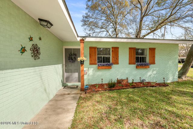 1903 Meadowbrook Street, Pascagoula, MS 39567