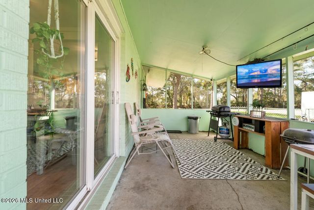 1903 Meadowbrook Street, Pascagoula, MS 39567