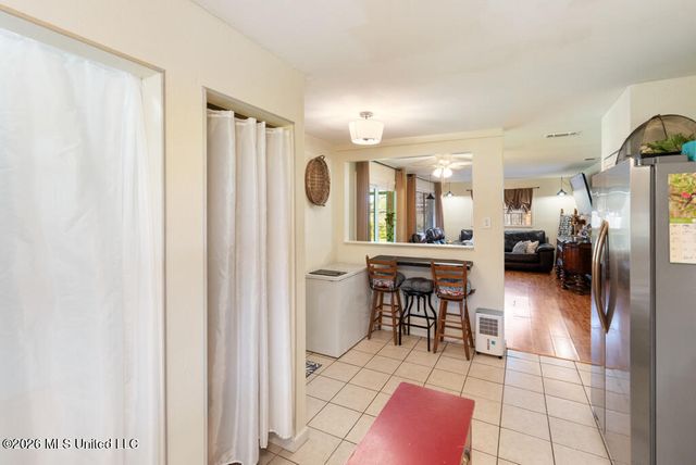 1903 Meadowbrook Street, Pascagoula, MS 39567