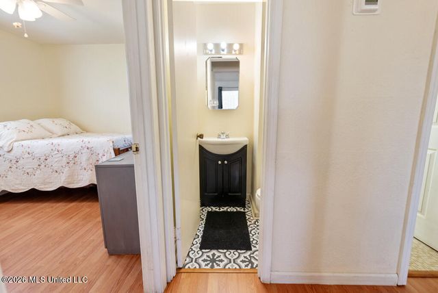 1903 Meadowbrook Street, Pascagoula, MS 39567