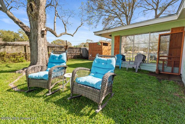 1903 Meadowbrook Street, Pascagoula, MS 39567