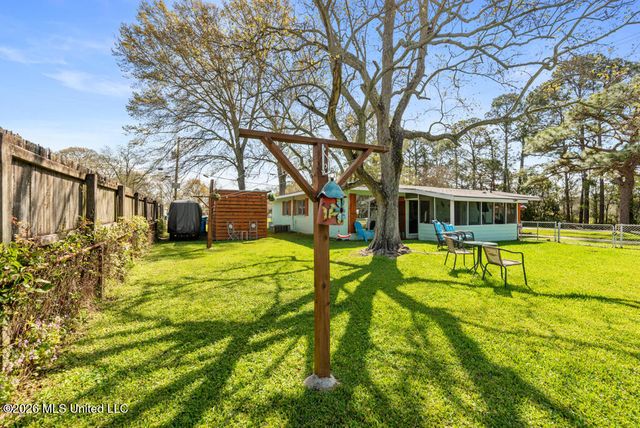 1903 Meadowbrook Street, Pascagoula, MS 39567