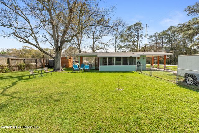 1903 Meadowbrook Street, Pascagoula, MS 39567