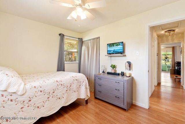 1903 Meadowbrook Street, Pascagoula, MS 39567