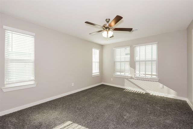 704 Painted Loon Drive, Arlington, TX 76005