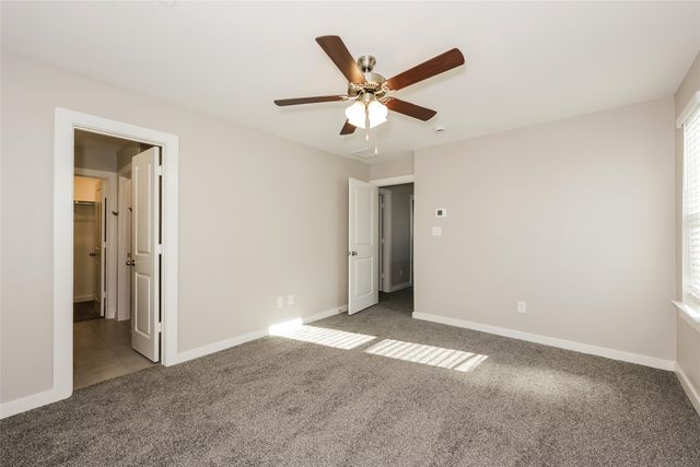 704 Painted Loon Drive, Arlington, TX 76005