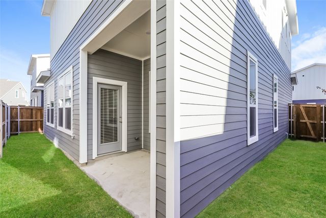 704 Painted Loon Drive, Arlington, TX 76005