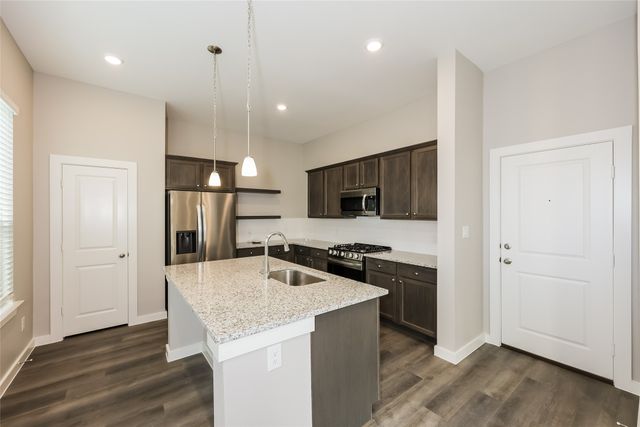 704 Painted Loon Drive, Arlington, TX 76005