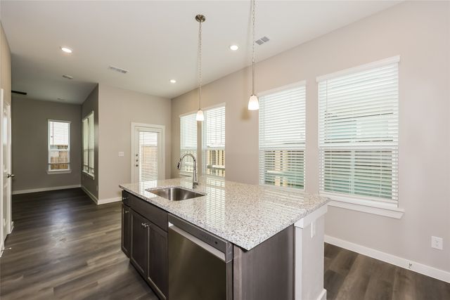704 Painted Loon Drive, Arlington, TX 76005