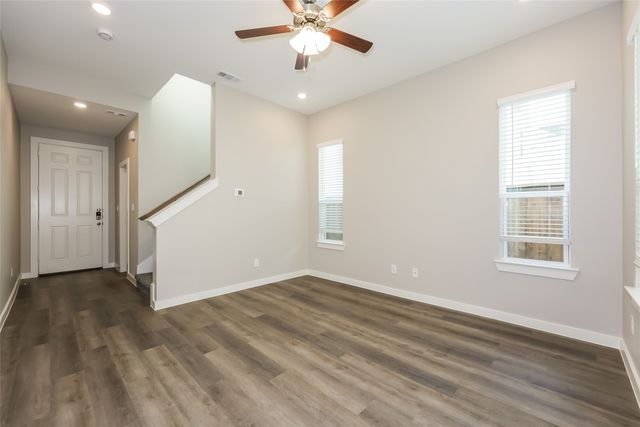 704 Painted Loon Drive, Arlington, TX 76005
