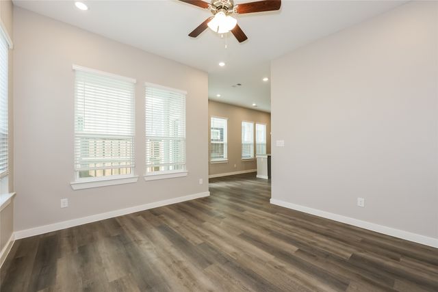 704 Painted Loon Drive, Arlington, TX 76005