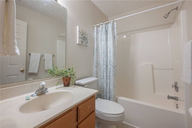 335 Whisper Lane, Xenia Twp, OH 45385