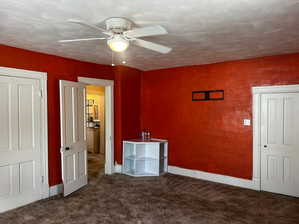 Image 20 of property listing at 2121 College Avenue, Mt Vernon, IL 62864
