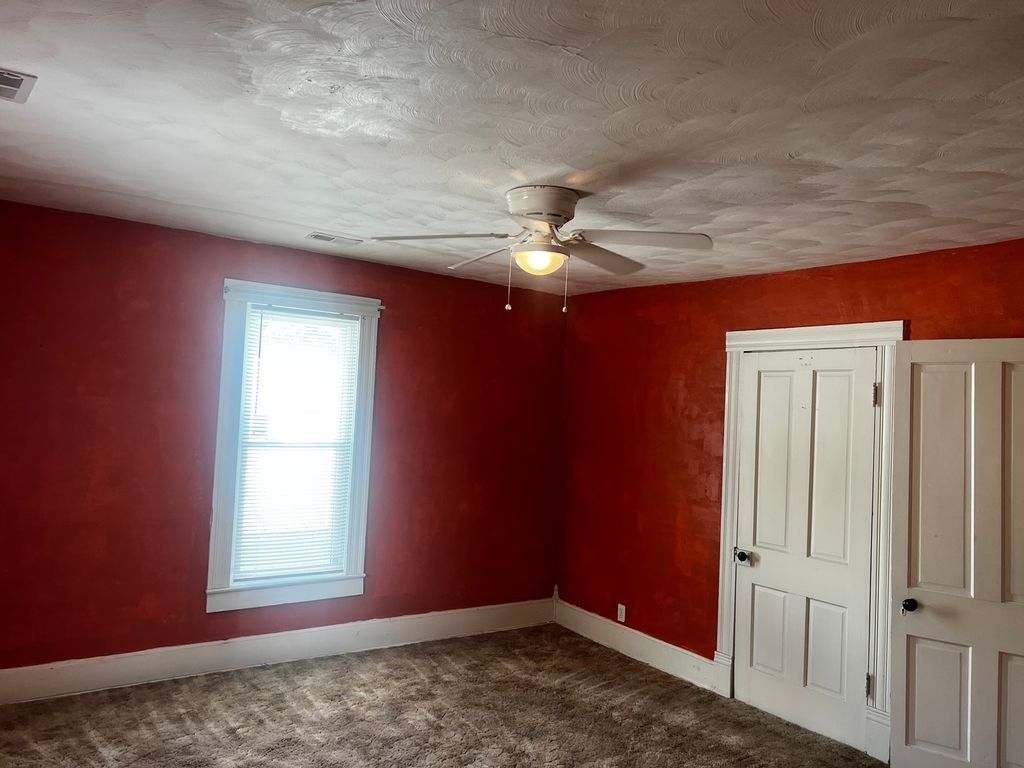 Image 21 of property listing at 2121 College Avenue, Mt Vernon, IL 62864
