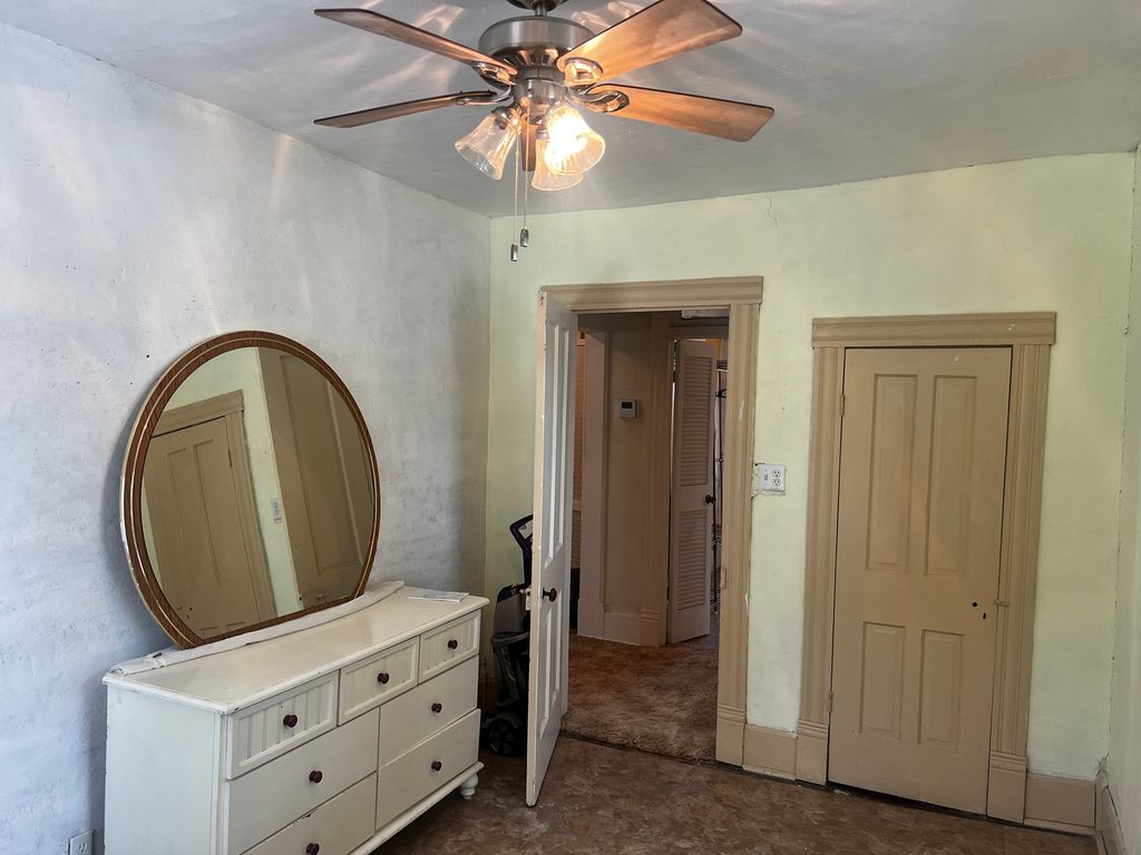 Image 26 of property listing at 2121 College Avenue, Mt Vernon, IL 62864