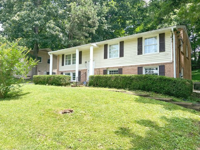 304 Bonnahurst Dr, Hermitage, TN 37076