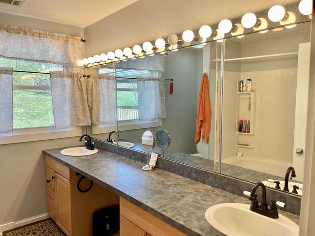 304 Bonnahurst Dr, Hermitage, TN 37076