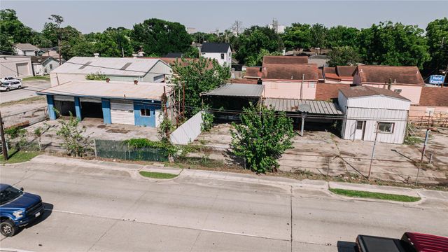 1714 Wayside Drive, Houston, TX 77011