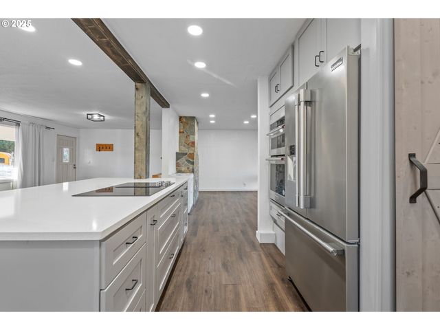 522 HEWITT Ave, Roseburg, OR 97470