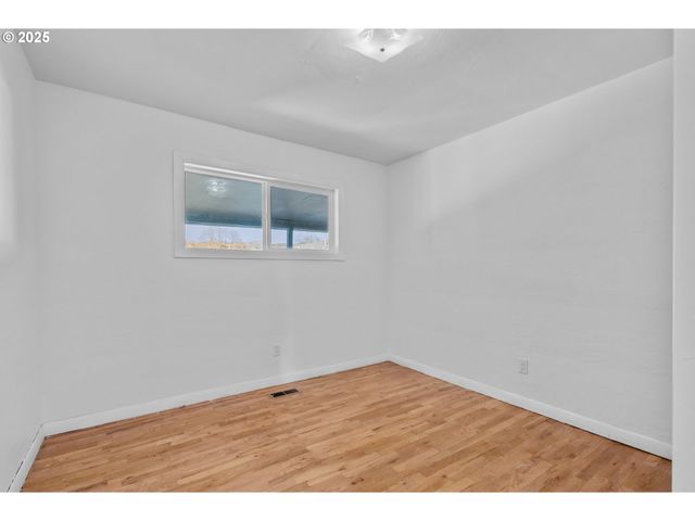 522 HEWITT Ave, Roseburg, OR 97470