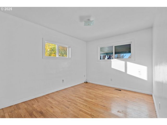 522 HEWITT Ave, Roseburg, OR 97470