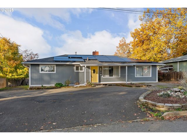 522 HEWITT Ave, Roseburg, OR 97470