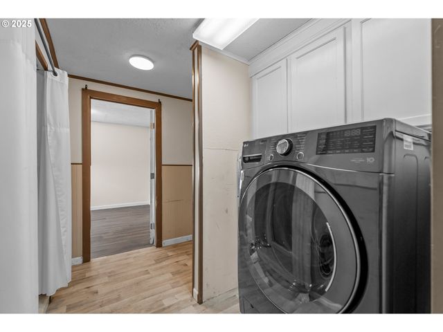 522 HEWITT Ave, Roseburg, OR 97470