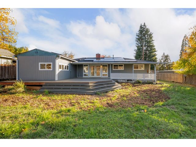 522 HEWITT Ave, Roseburg, OR 97470