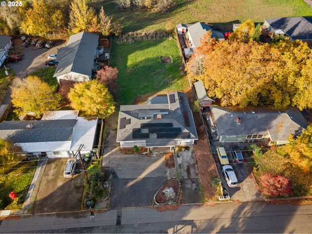 522 HEWITT Ave, Roseburg, OR 97470