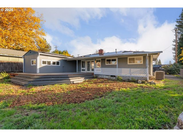 522 HEWITT Ave, Roseburg, OR 97470