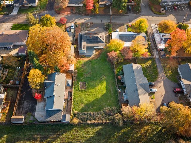 522 HEWITT Ave, Roseburg, OR 97470