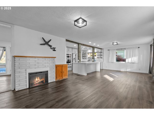 522 HEWITT Ave, Roseburg, OR 97470