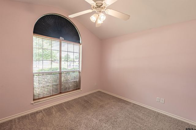 20700 Bluegrass Cir, Flint, TX 75762