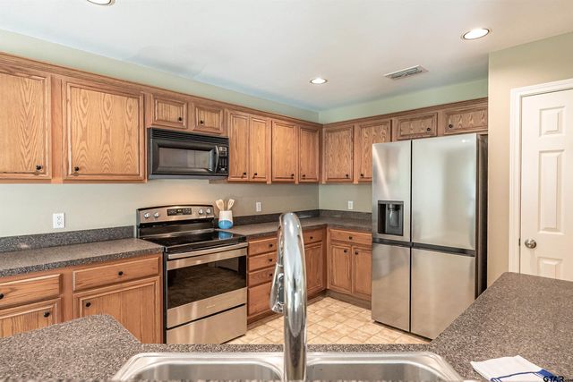 20700 Bluegrass Cir, Flint, TX 75762