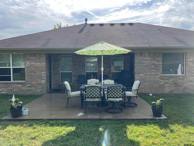 20700 Bluegrass Cir, Flint, TX 75762