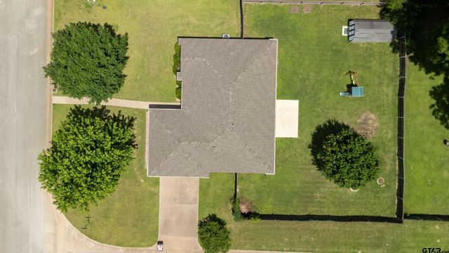 20700 Bluegrass Cir, Flint, TX 75762