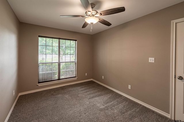 20700 Bluegrass Cir, Flint, TX 75762
