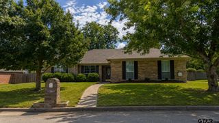 20700 Bluegrass Cir, Flint, TX 75762