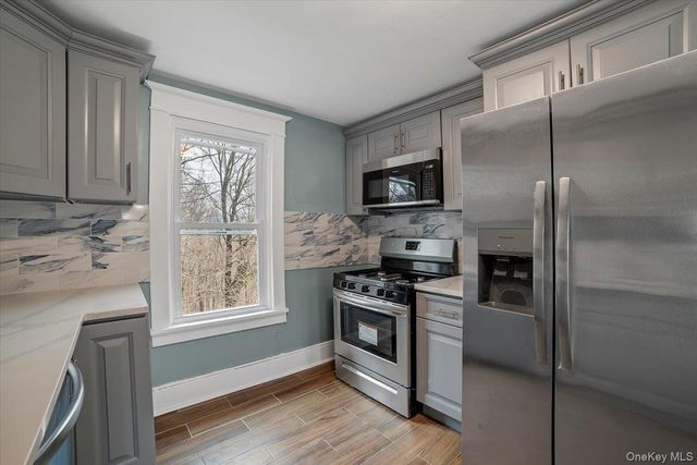 143 Chatterton Parkway 2nd floor, White Plains, NY 10606