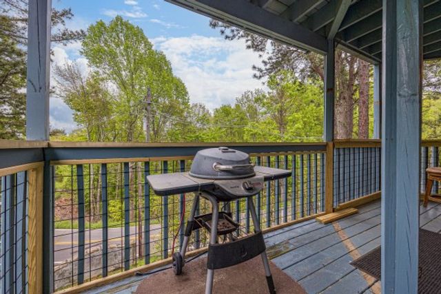 1386 Ski View Drive, Gatlinburg, TN 37738