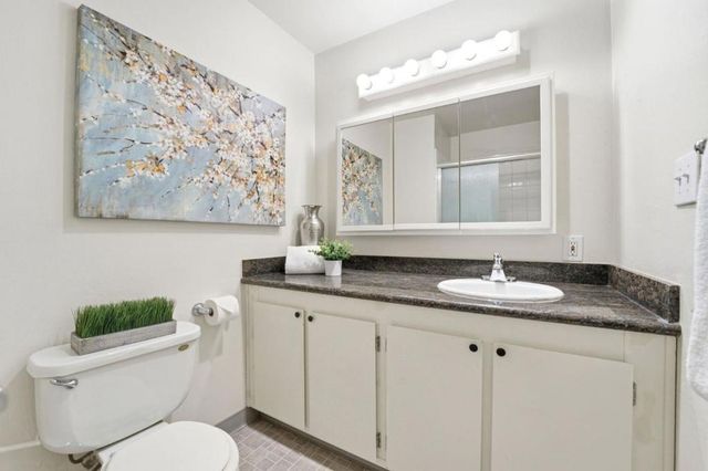 312 Tradewinds Drive 10, San Jose, CA 95123