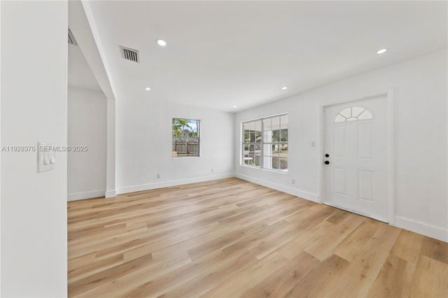 608 NW 6th Ct, Hallandale Beach, FL 33009