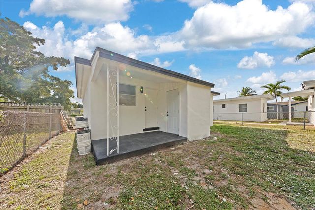 608 NW 6th Ct, Hallandale Beach, FL 33009