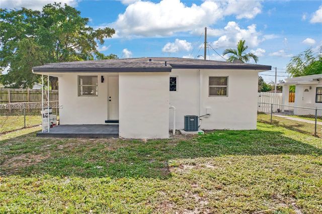 608 NW 6th Ct, Hallandale Beach, FL 33009