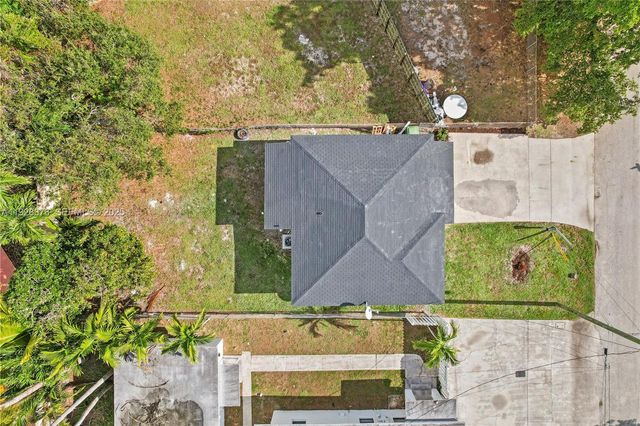 608 NW 6th Ct, Hallandale Beach, FL 33009